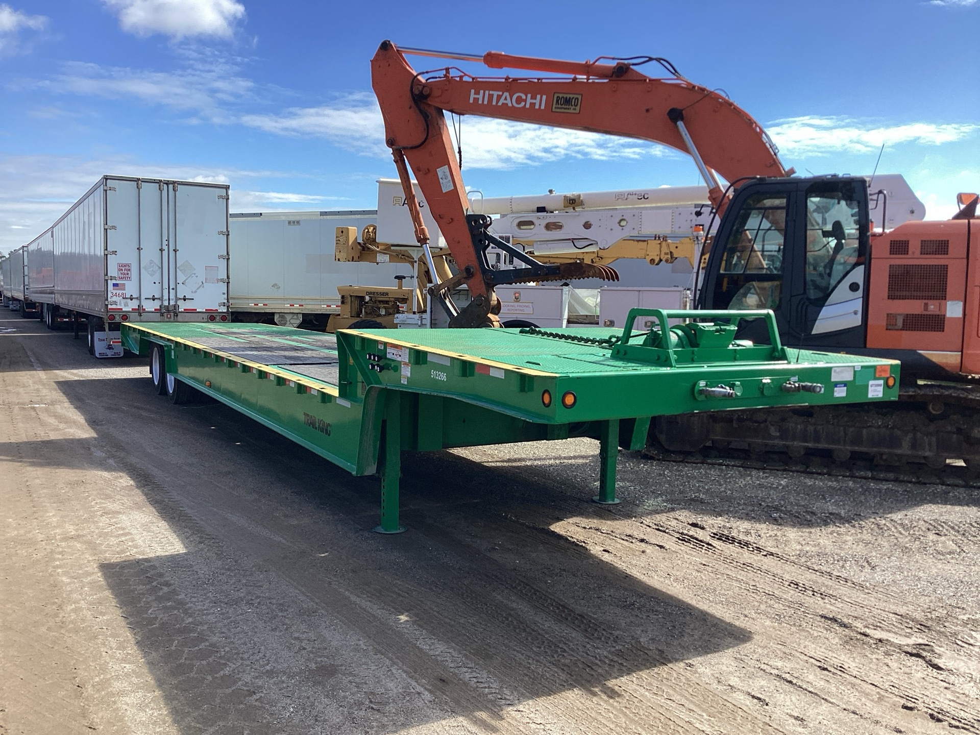 2013 Trail King TK70HT-482 Hydraulic Tail Trailer