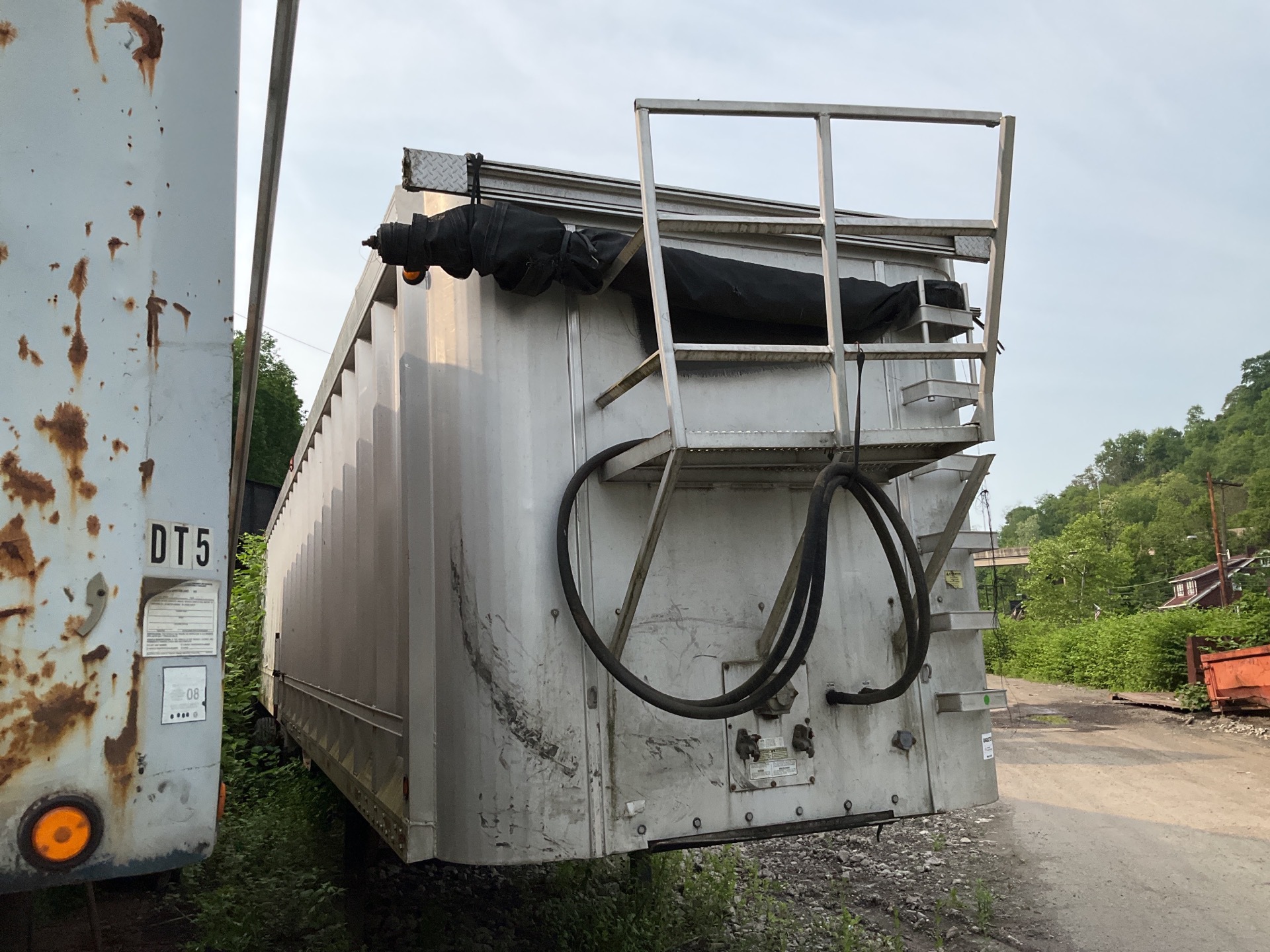 2005 Manac  43 ft T/A Live Bottom Trailer