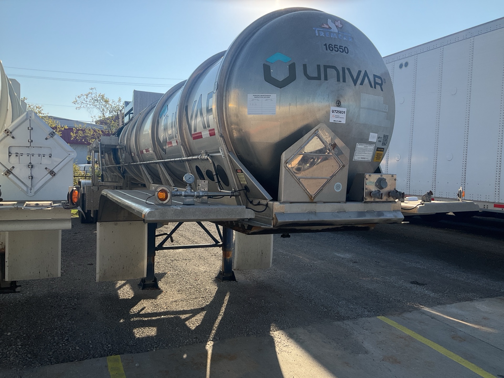 2016 Tremcar 4100 gal T/A Tanker Trailer