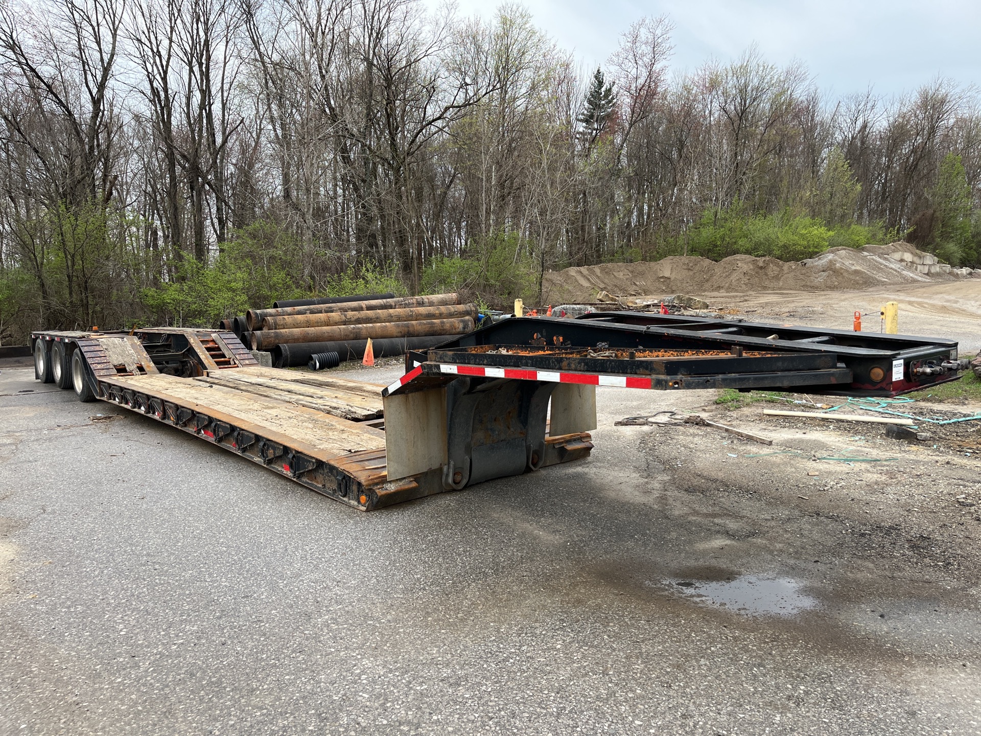 2004 Trail King TK110HDG-533 Tri/A Removable Gooseneck Lowboy Trailer