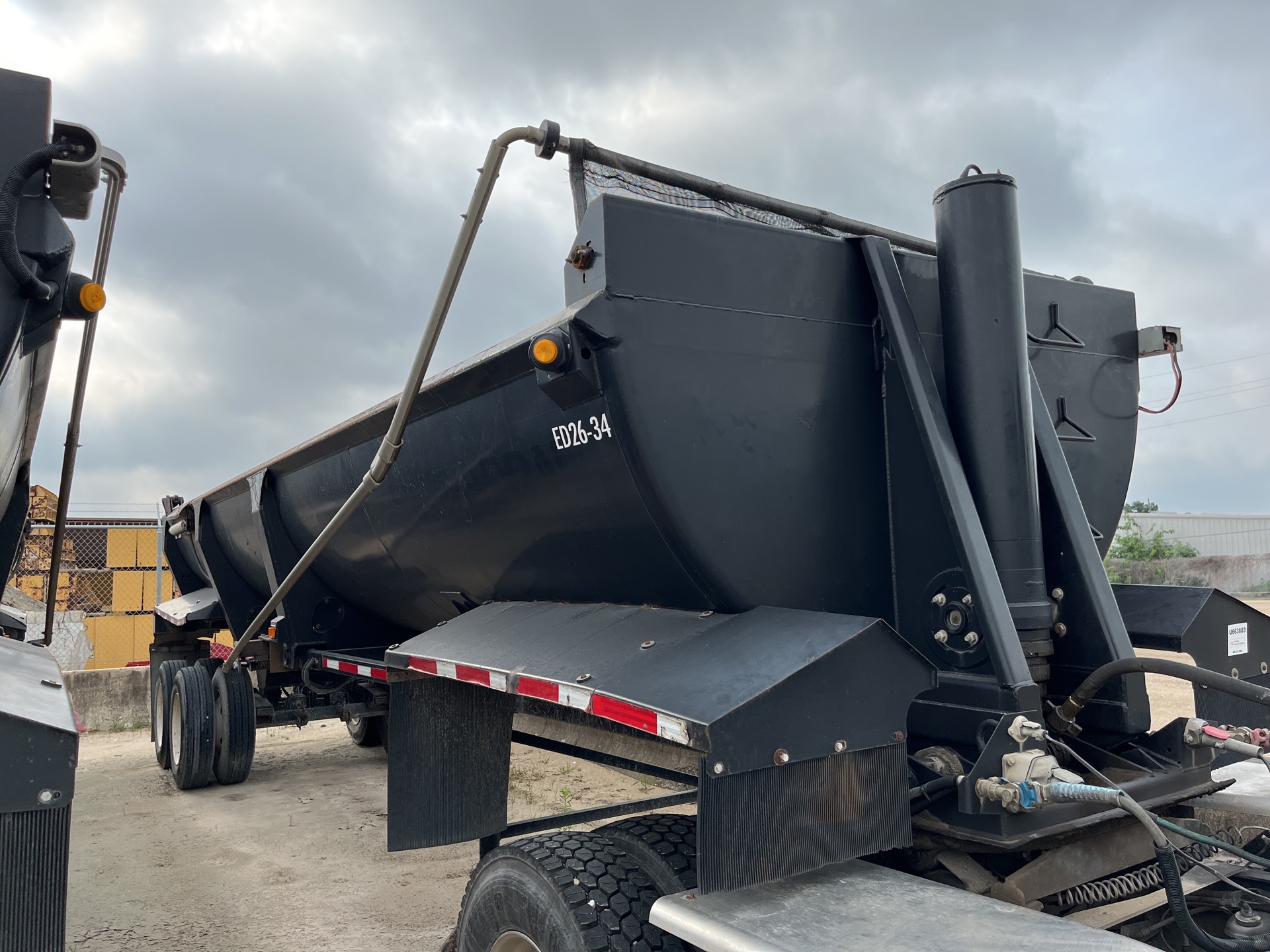 2017 Ranch 32 ft T/A End Dump Trailer
