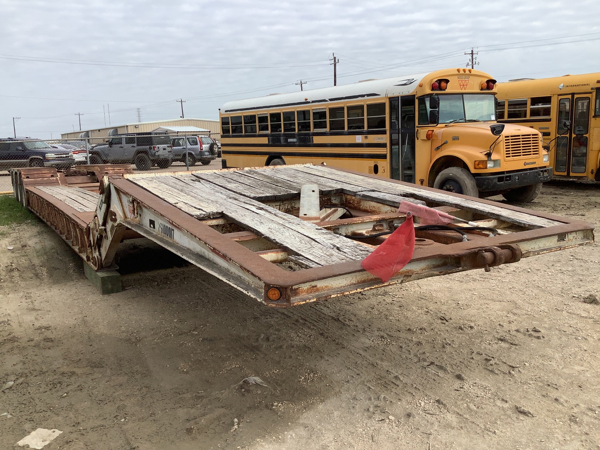 2003 Trail King 53 ft Tri/A Folding Neck Trailer