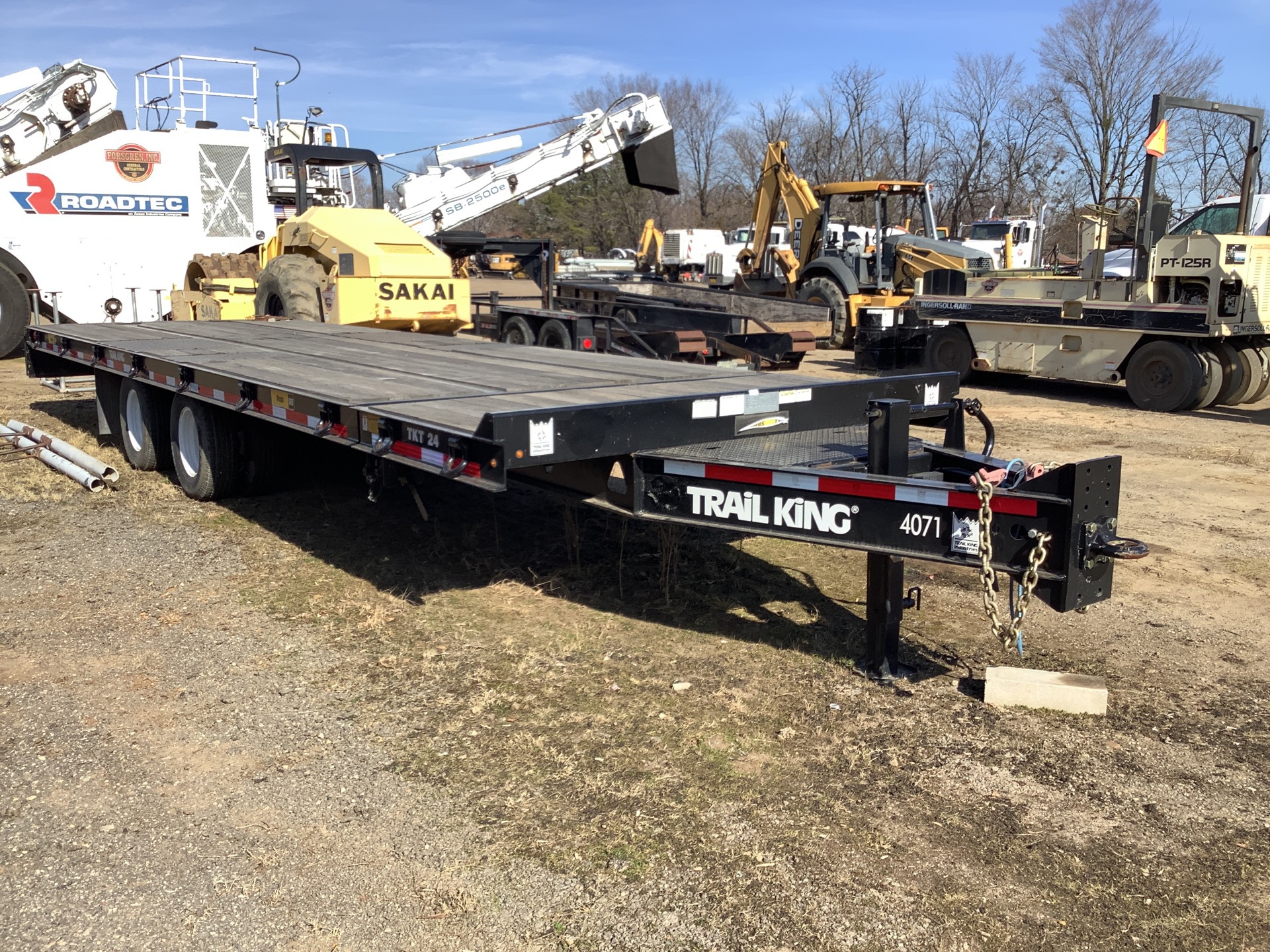 2019 Trail King TKT24LP 24000 lb 24 ft T/A Tilt Deck Trailer