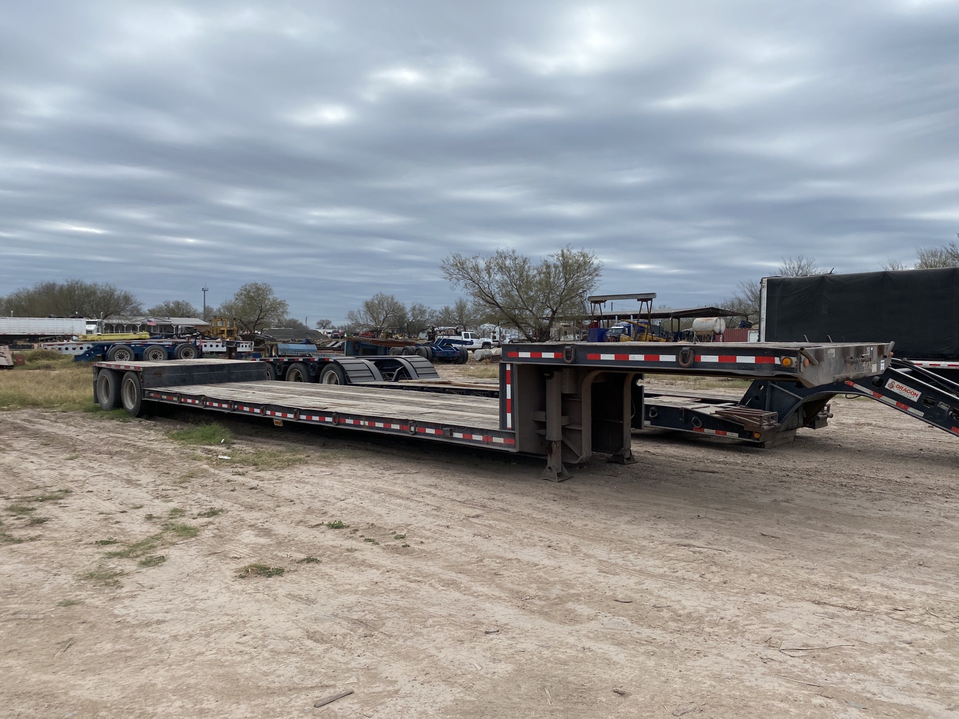 1987 Fontaine DDFT-2-7048 48 ft T/A Step Deck Trailer