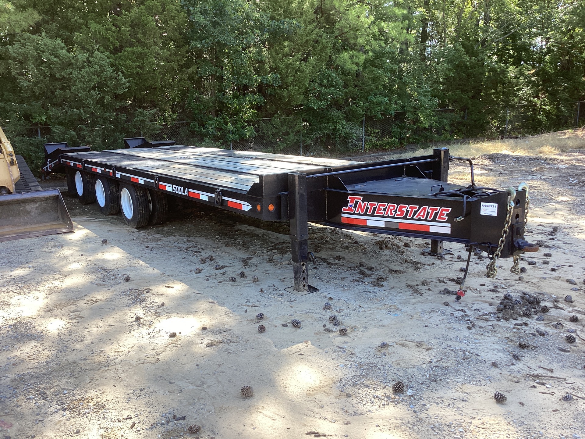 2023 Interstate 50DLA 30 ft Tri/A Equipment Trailer