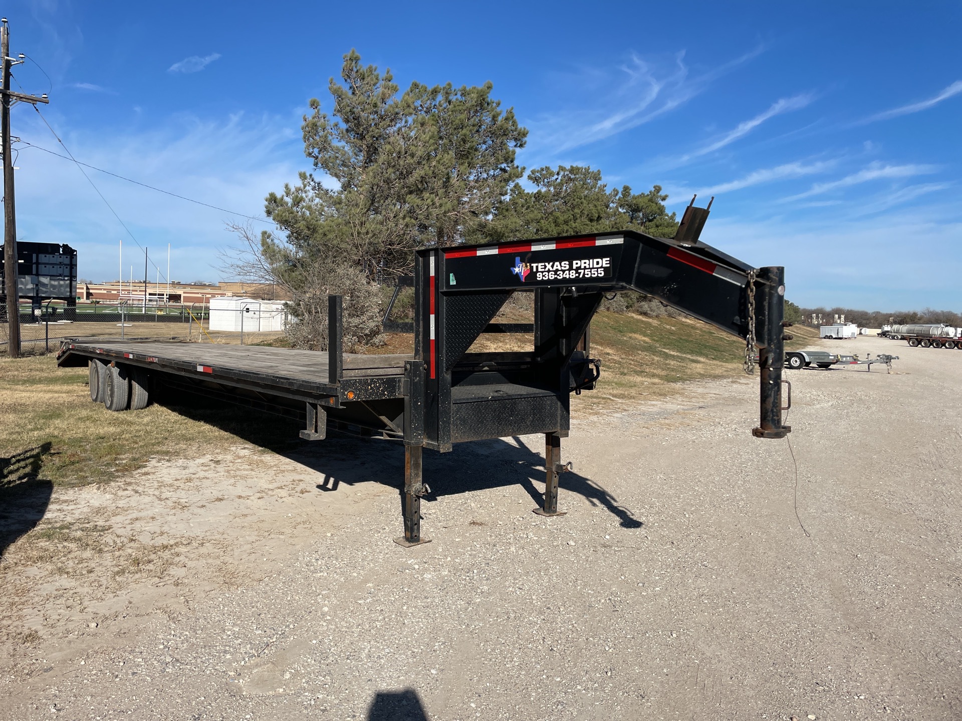 2017 Texas Pride FT835524KGN 40 ft T/A Gooseneck Equipment Trailer
