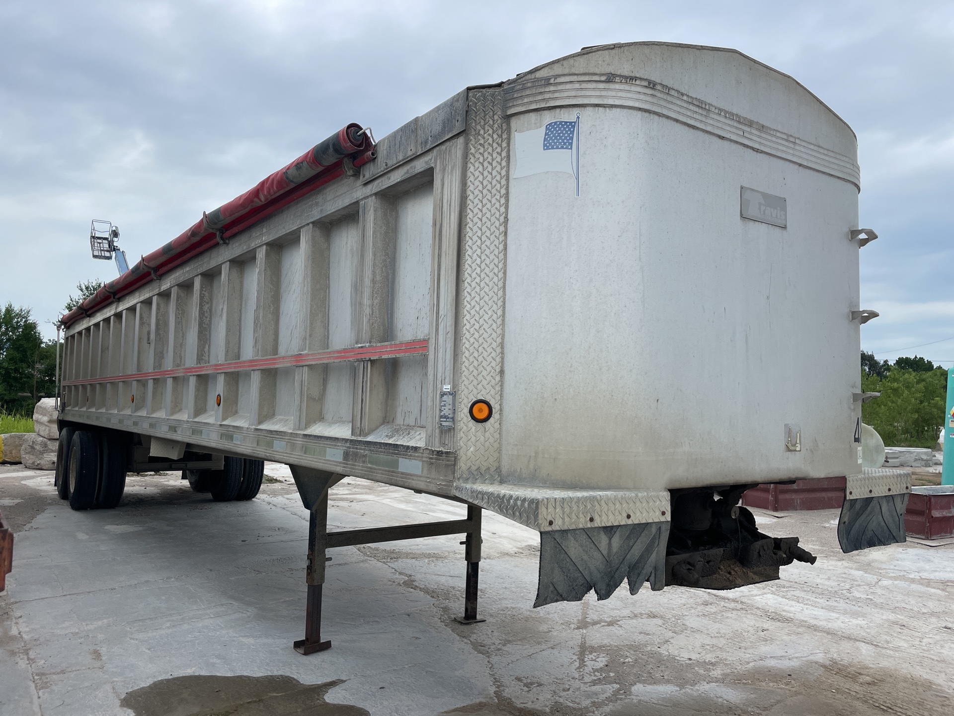 2005 Travis 39 ft T/A End Dump Trailer